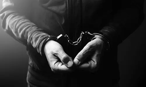 ​ഗർഭിണിയായ ഭാര്യക്കൊപ്പം ആശുപത്രിയിലെത്തി വനിതാ ​ഗാർഡിനെ പീഡിപ്പിക്കാൻ ശ്രമം; യുവാവ് അറസ്റ്റിൽ