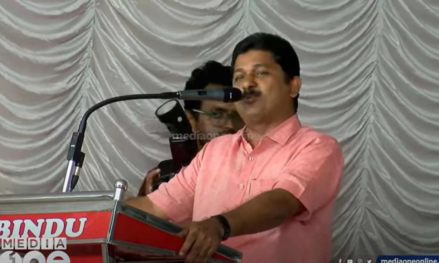 35 കഴിഞ്ഞ ഏത് ആരിഫ് മുഹമ്മദ് ഖാനും ഗവർണറാകാം- പരിഹാസവുമായി എം.സ്വരാജ്