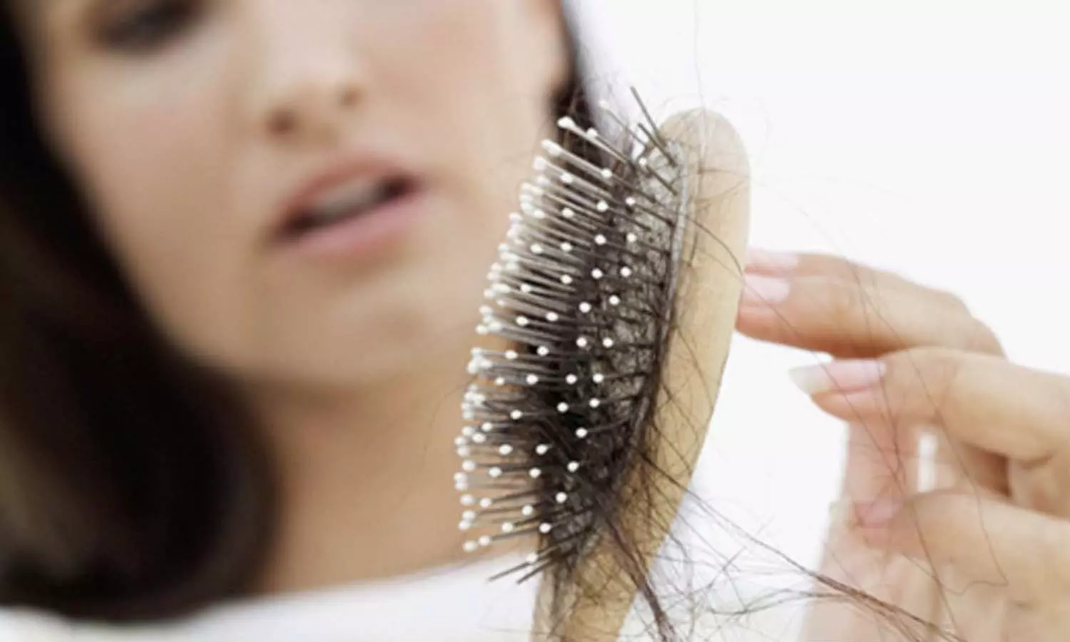 മുടി കൊഴിച്ചിൽ അകറ്റാം.. വളർച്ച കൂട്ടാം; ഈ ആയുർവേദ ഔഷധങ്ങൾ സഹായിക്കും