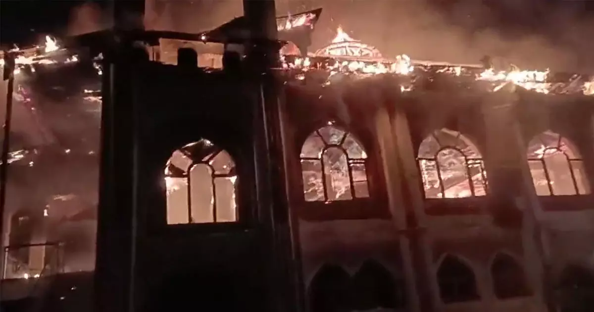 കാർഗിലിലെ ജാമിഅ മസ്ജിദിൽ വൻതീപിടിത്തം