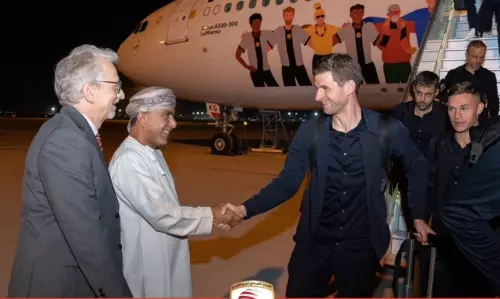 ലോകകപ്പ് മുന്നൊരുക്കങ്ങൾക്കായി ജർമൻ ഫുട്ബോൾ ടീം ഒമാനിലെത്തി ലോകകപ്പ് മുന്നൊരുക്കങ്ങൾക്കായി ജർമൻ ഫുട്ബോൾ ടീം ഒമാനിലെത്തി