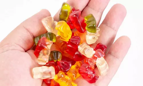 കളഞ്ഞുകിട്ടിയ 38 കോടി രൂപയുടെ ചെക്ക് തിരിച്ചുകൊടുത്തു; സത്യസന്ധതക്ക് പകരമായി നൽകിയത്  ആറ് പാക്കറ്റ് മിഠായി