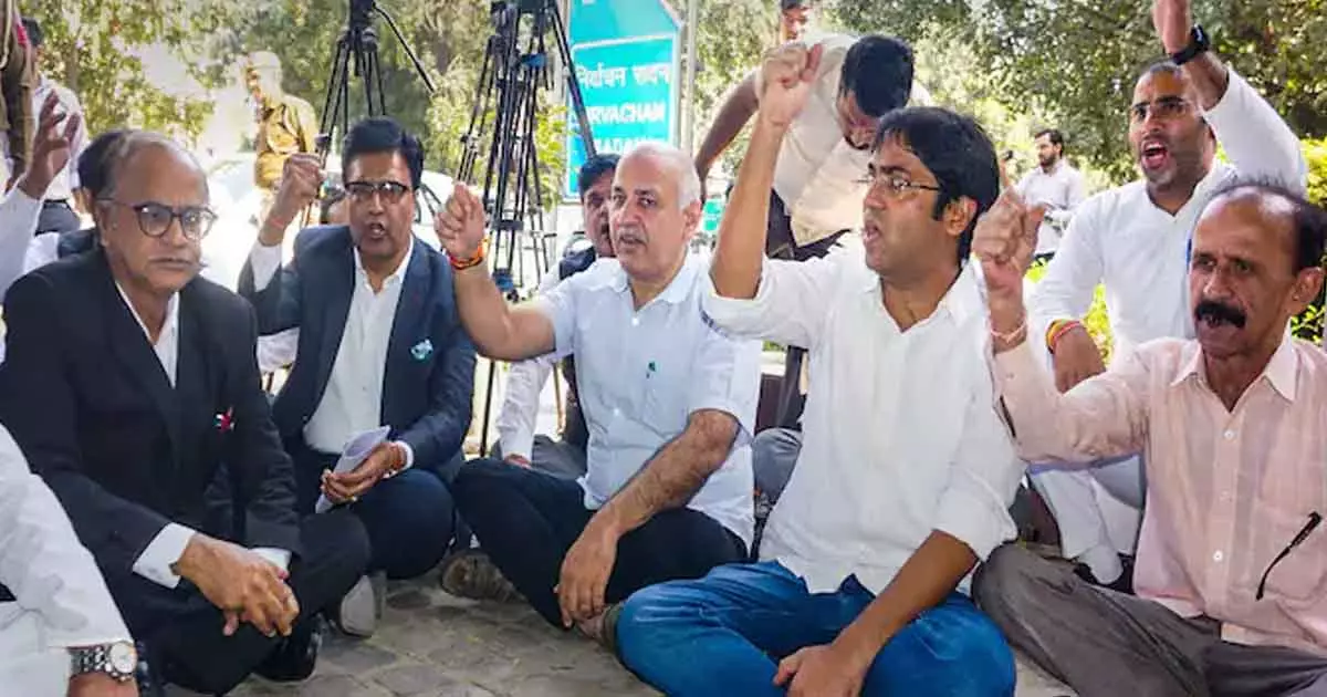 സ്ഥാനാര്ഥിയെ തട്ടിക്കൊണ്ടുപോയി ഭീഷണിപ്പെടുത്തി: ബി.ജെ.പിക്കെതിരെ എ.എ.പി സ്ഥാനാര്ഥിയെ തട്ടിക്കൊണ്ടുപോയി ഭീഷണിപ്പെടുത്തി: ബി.ജെ.പിക്കെതിരെ എ.എ.പി