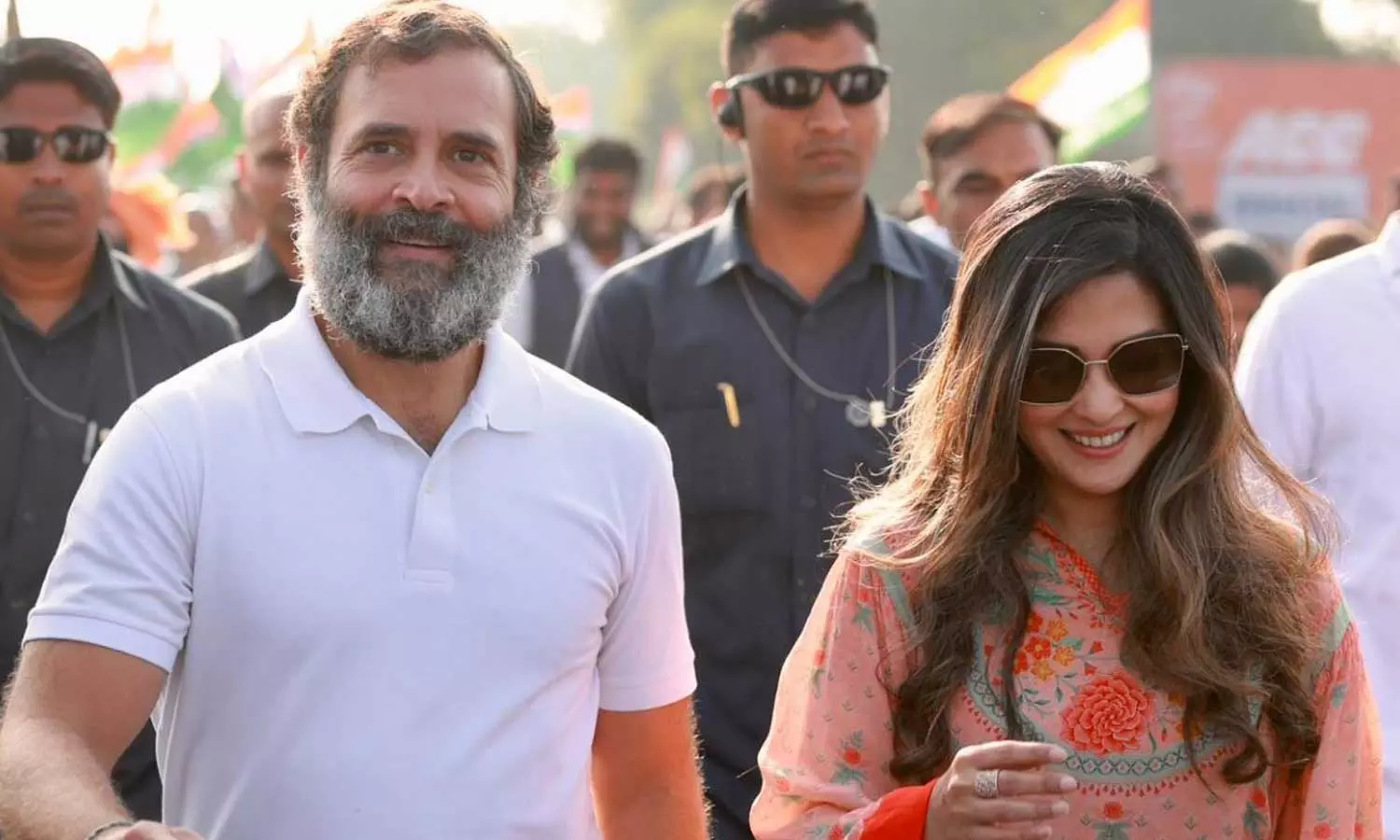 ഭാരത് ജോഡോ യാത്രയിൽ പങ്കുചേർന്ന് നടി റിയ സെന്നും ഭാരത് ജോഡോ യാത്രയിൽ പങ്കുചേർന്ന് നടി റിയ സെന്നും