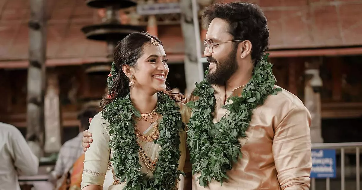 കരിക്കിലെ അർജുൻ രത്തൻ വിവാഹിതനായി; വധു ശിഖ മനോജ്