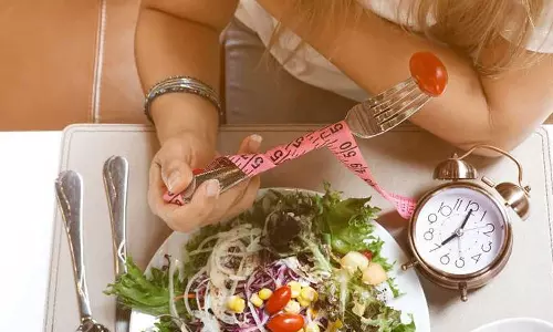 തടി കുറയ്ക്കാൻ ആഗ്രഹിക്കുന്നുണ്ടോ? എങ്കിൽ ഭക്ഷണം കഴിക്കുന്ന സമയം ഇങ്ങനെ ക്രമീകരിക്കൂ... തടി കുറയ്ക്കാൻ ആഗ്രഹിക്കുന്നുണ്ടോ? എങ്കിൽ ഭക്ഷണം കഴിക്കുന്ന സമയം ഇങ്ങനെ ക്രമീകരിക്കൂ...