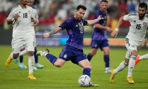 മെസി വന്നു, കണ്ടു, കീഴടക്കി;  ആവേശത്തിമിർപ്പിൽ അബൂദബിയിലെ ആരാധകർ