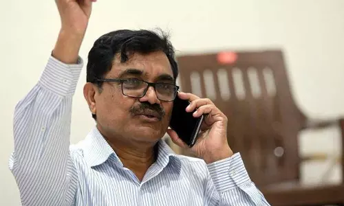 ഭീമ കൊറെഗാവ് കേസ്;  ആനന്ദ് തെൽതുംബ്‌ഡെക്ക് ജാമ്യം