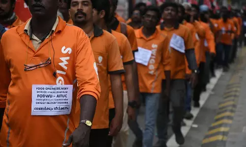 ചർച്ച പരാജയം; അനിശ്ചിതകാല സമരവുമായി സ്വിഗ്ഗി തൊഴിലാളികൾ മുന്നോട്ട്