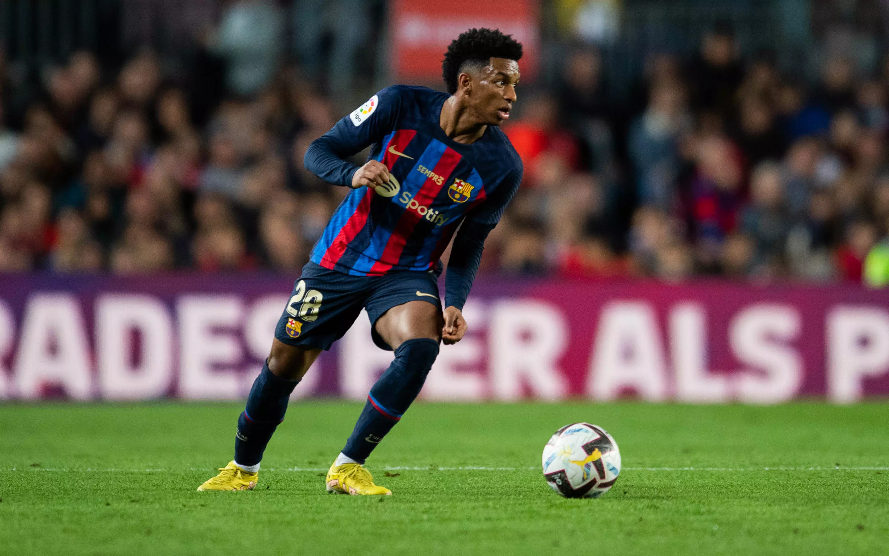 സൂപ്പര്‍ താരത്തിന് പരിക്ക്; ലാസ്റ്റ് മിനുട്ട് കോളില്‍ 19കാരന്‍ സ്പാനിഷ് ടീമില്‍