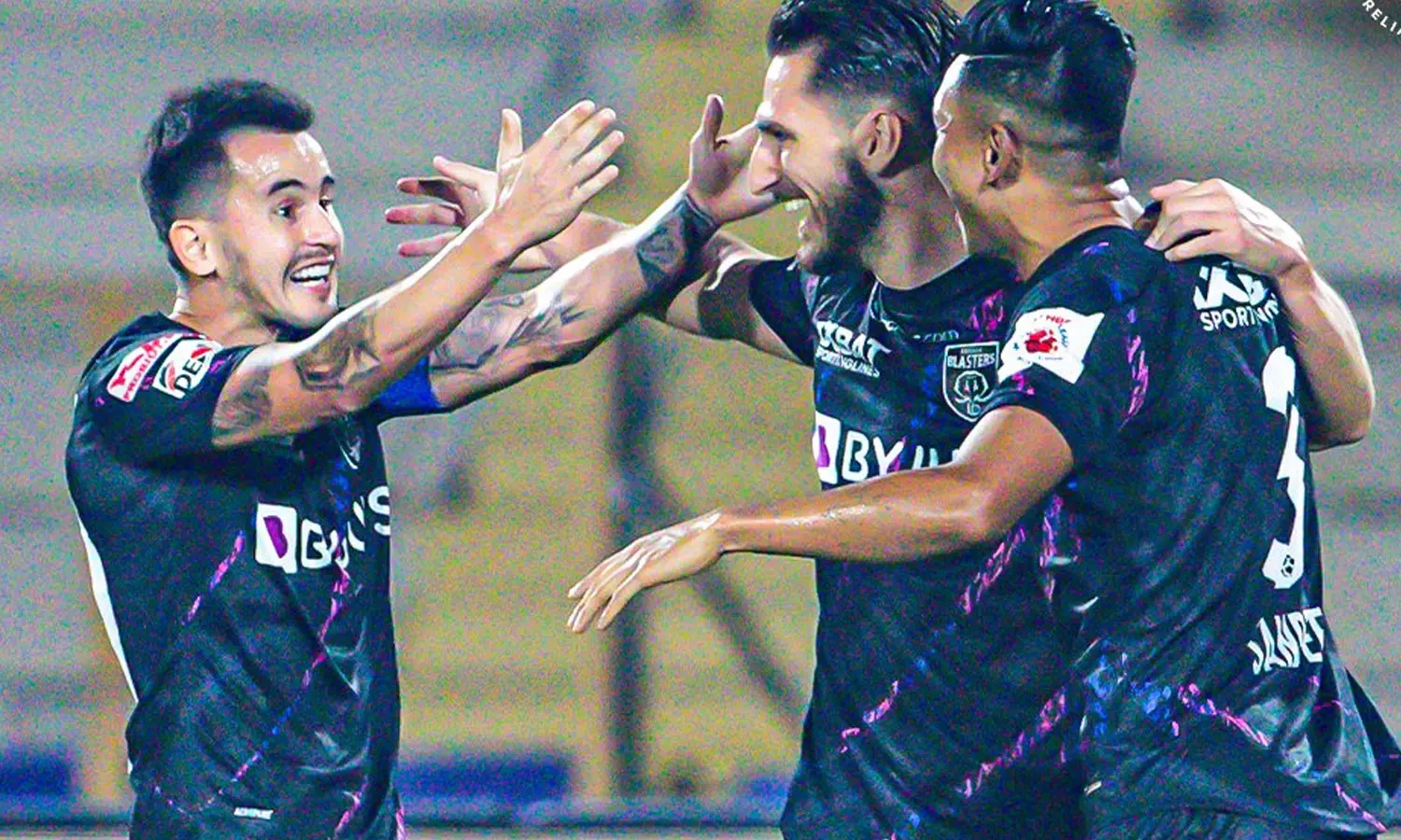 ഡയമന്റക്കോസ്... ;ചാമ്പ്യന്മാരെ തകര്ത്ത് കൊമ്പന്മാര് ഡയമന്റക്കോസ്... ;ചാമ്പ്യന്മാരെ തകര്ത്ത് കൊമ്പന്മാര്