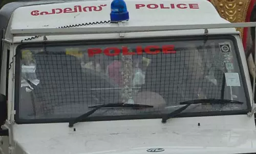 കലോത്സവത്തിൽ പങ്കെടുത്ത് മടങ്ങവെ അധ്യാപകൻ പീഡിപ്പിച്ചതായി പരാതി