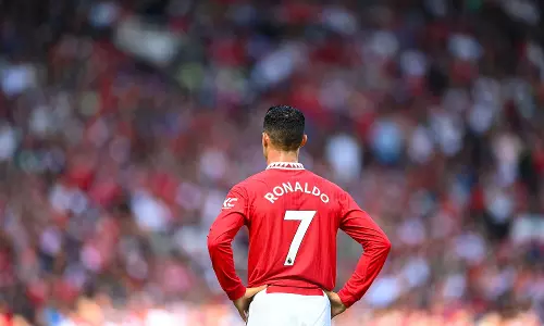 റൊണാള്‍ഡോയുടെ പേര് വെട്ടാന്‍ യുണൈറ്റഡ്; ലോകകപ്പിന് ശേഷം തിരിച്ചുവരേണ്ടെന്ന് ക്ലബ്