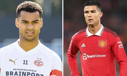 400 കോടിക്ക് ഗാക്പോ; റൊണാള്‍ഡോയ്ക്ക് പകരക്കാരനായി കരുക്കള്‍ നീക്കി യുണൈറ്റഡ്