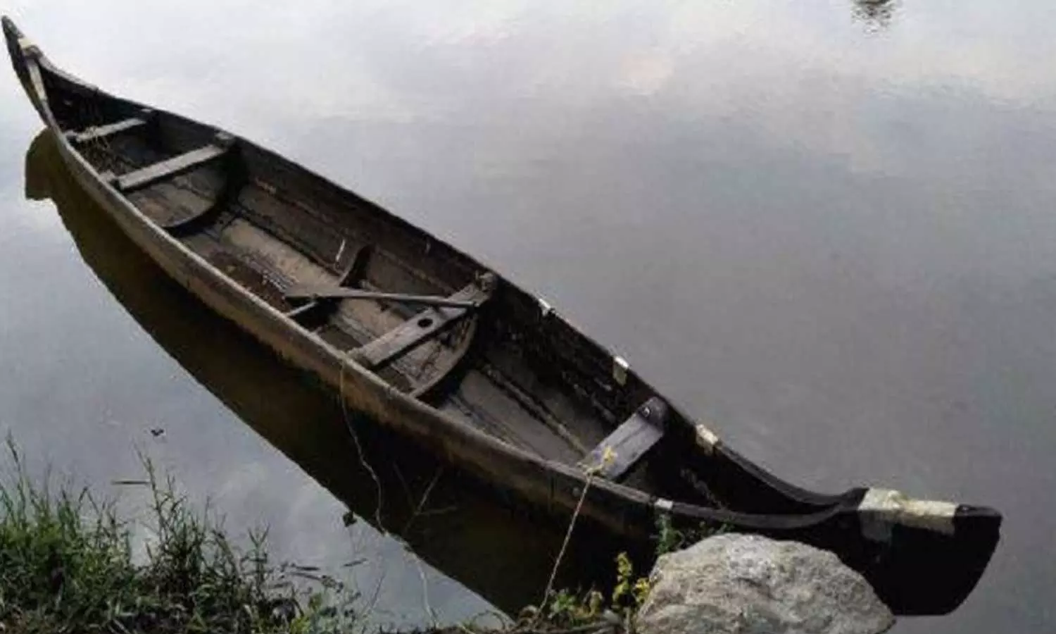 തിരൂരിൽ തോണി മറിഞ്ഞ് അപകടം; കാണാതായവർക്ക് വേണ്ടി തെരച്ചിൽ തുടരുന്നു തിരൂരിൽ തോണി മറിഞ്ഞ് അപകടം; കാണാതായവർക്ക് വേണ്ടി തെരച്ചിൽ തുടരുന്നു