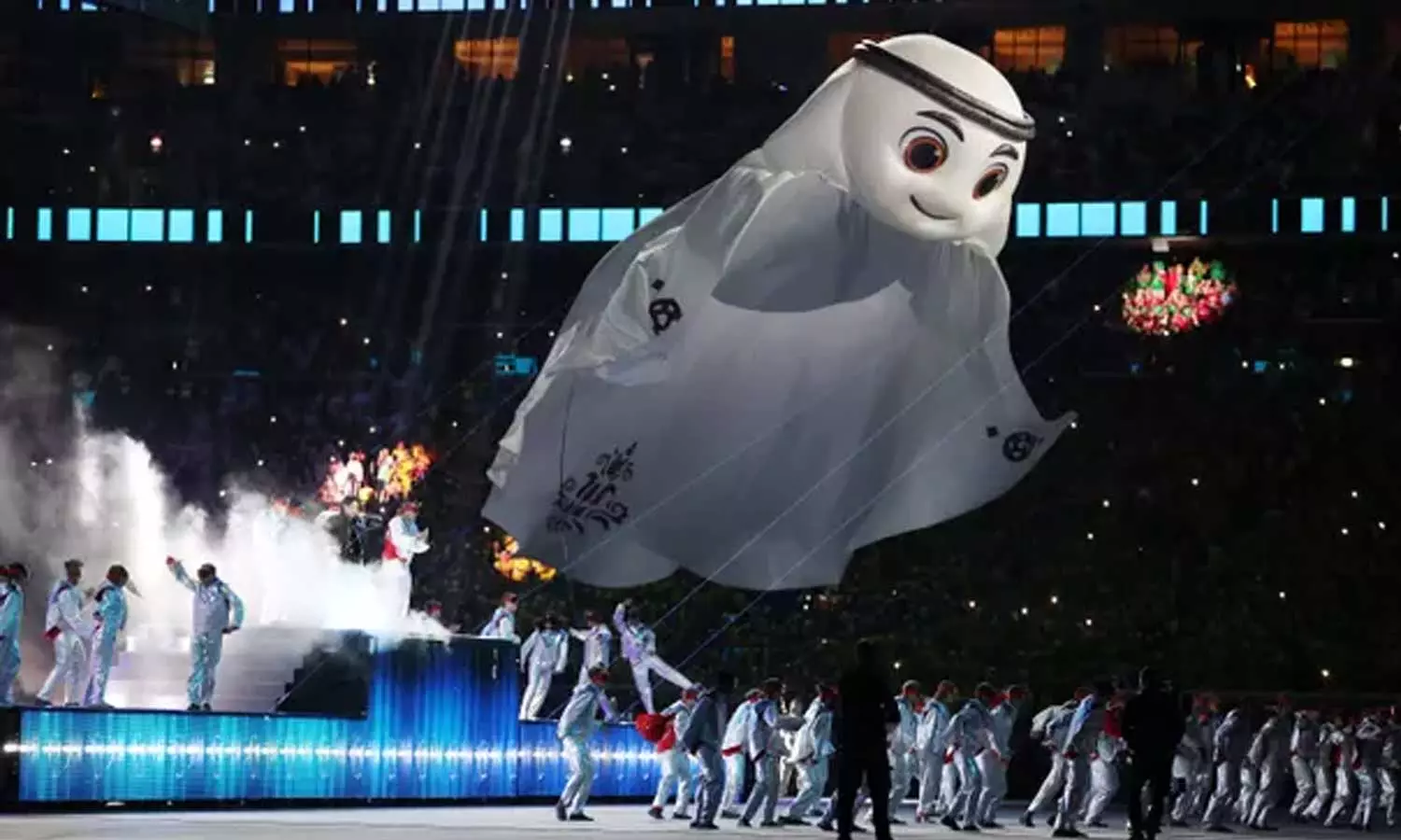 ലോകം ഖത്തറിലേക്ക്; ഫുട്ബോൾ ലോകകപ്പിന്റെ ഉദ്ഘാടനച്ചടങ്ങുകൾക്ക് ‌തുടക്കം