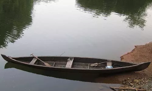 കക്ക വാരുന്നതിനിടെ തോണി മറിഞ്ഞ് അപകടം; മരണം നാലായി