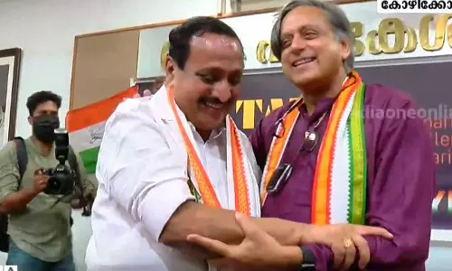 ശശി തരൂരിന്റെ പരിപാടി റദ്ദാക്കൽ; കോൺഗ്രസിൽ ആഭ്യന്തരപോര് തുടരുന്നു ശശി തരൂരിന്റെ പരിപാടി റദ്ദാക്കൽ; കോൺഗ്രസിൽ ആഭ്യന്തരപോര് തുടരുന്നു