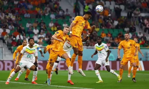 ഓറഞ്ച് മധുരം, സെനഗലിനെ രണ്ട് ഗോളിന് തകർത്ത് ഹോളണ്ട്