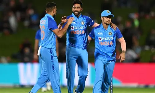 മൂന്നാം ടി20യിൽ ഇന്ത്യയ്ക്ക് 161 റൺസ് വിജയലക്ഷ്യം