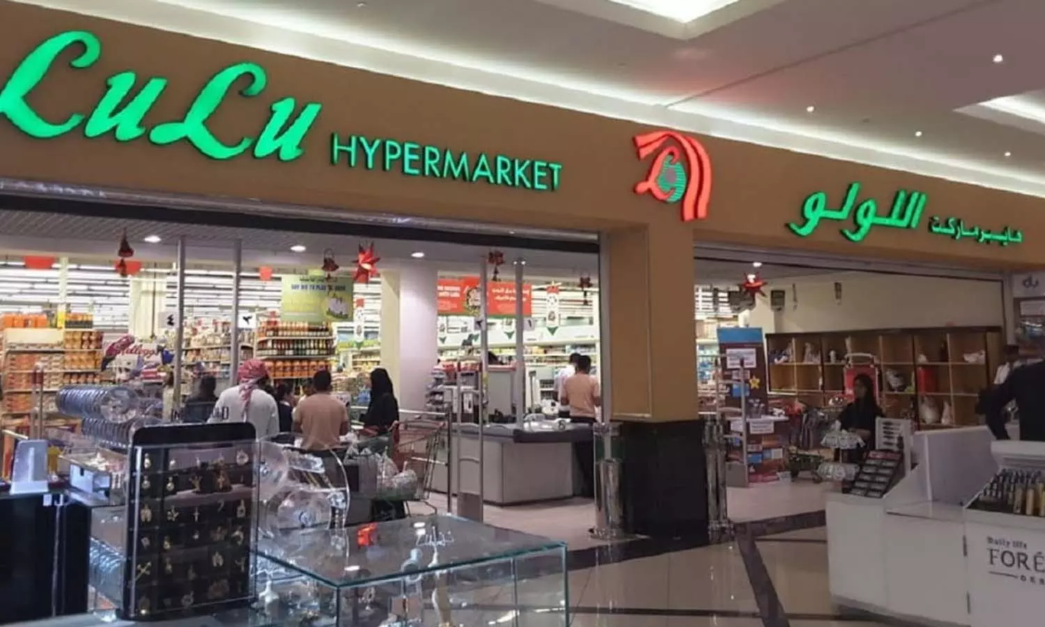 സൗദി ലുലുവിൽ സമ്മാനമഴ; ഭാഗ്യശാലികളെ കാത്ത് 14 എസ്.യു.വി കാറുകള്‍