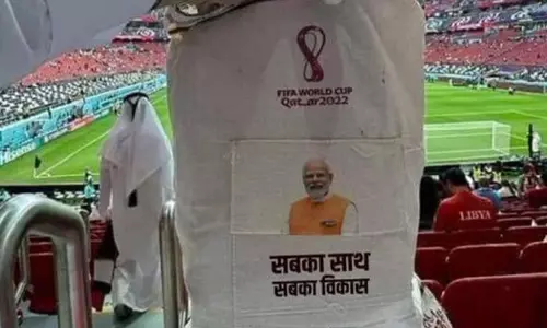 എന്റെ പി.എം, എന്റെ അഭിമാനം; ലോകകപ്പ് സഞ്ചിയിൽ മോദിയുടെ വ്യാജഫോട്ടോയുമായി ബിജെപി നേതാവ്