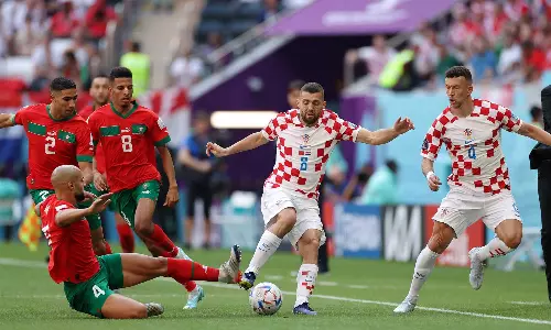 ആഫ്രിക്കന് കരുത്തിന് മുന്നില് വിറച്ച് ക്രൊയേഷ്യ ആഫ്രിക്കന് കരുത്തിന് മുന്നില് വിറച്ച് ക്രൊയേഷ്യ