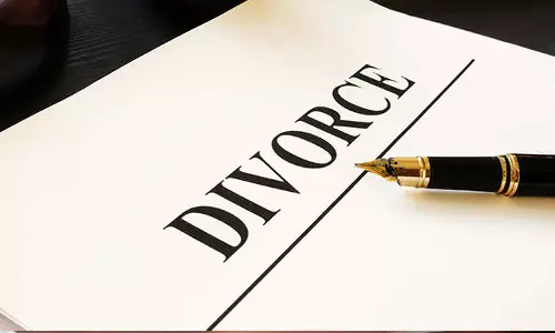 വിവാഹമോചനത്തിന് ശ്രമിക്കുന്നവർക്ക് മുന്നറിയിപ്പ്; കുട്ടികളെ തെറ്റിദ്ധരിപ്പിച്ചാൽ തടവും പിഴയും