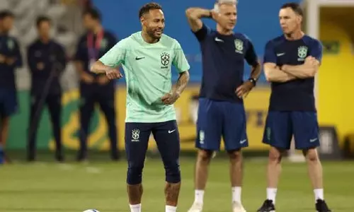 ആറാം കിരീടം ലക്ഷ്യമിട്ട് മഞ്ഞപ്പട: ബ്രസീൽ- സെർബിയ പോരാട്ടം രാത്രി 12.30ന് ആറാം കിരീടം ലക്ഷ്യമിട്ട് മഞ്ഞപ്പട: ബ്രസീൽ- സെർബിയ പോരാട്ടം രാത്രി 12.30ന്