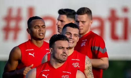 ഗ്രാനിറ്റ് ഷാക്കയുടെ സ്വിറ്റ്‌സർലാൻഡ്; പൊട്ടിക്കാൻ കാമറൂൺ