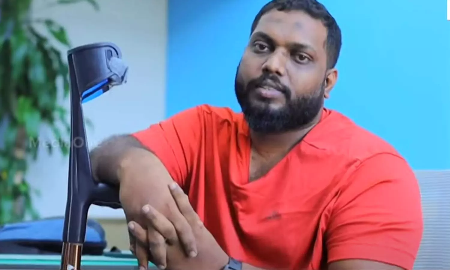 ഒറ്റക്കാലിൽ മല കയറാനൊരുങ്ങി മലയാളി ഫുട്ബോൾ താരം ഒറ്റക്കാലിൽ മല കയറാനൊരുങ്ങി മലയാളി ഫുട്ബോൾ താരം