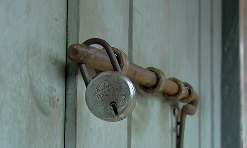 കോതിയില്‍ ഹര്‍ത്താല്‍ പൂര്‍ണം; ഹർത്താൽരഹിത കേന്ദ്രമായ നൈനാംവളപ്പിലടക്കം  കടകൾ തുറന്നില്ല