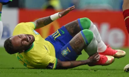 സ്വിറ്റ്സർലാൻഡിനെതിരെ നെയ്മർ കളിക്കില്ല; ബ്രസീലിന് തിരിച്ചടി സ്വിറ്റ്സർലാൻഡിനെതിരെ നെയ്മർ കളിക്കില്ല; ബ്രസീലിന് തിരിച്ചടി