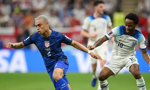 കൊണ്ടും കൊടുത്തും ഇംഗ്ലണ്ട്- യു.എസ്.എ പോരാട്ടം;  ഗോൾരഹിത സമനില