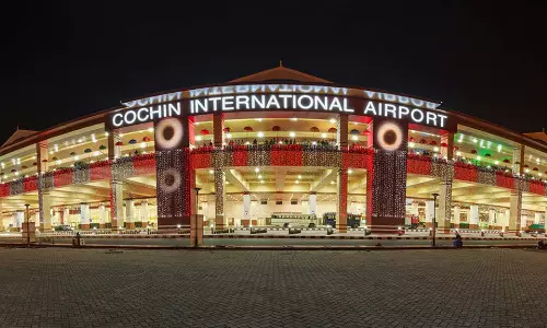 ക്യാപ്‌സൂൾ രൂപത്തിൽ സ്വർണം കടത്താൻ ശ്രമം; നെടുമ്പാശ്ശേരിയിൽ രണ്ടുപേർ പിടിയിൽ