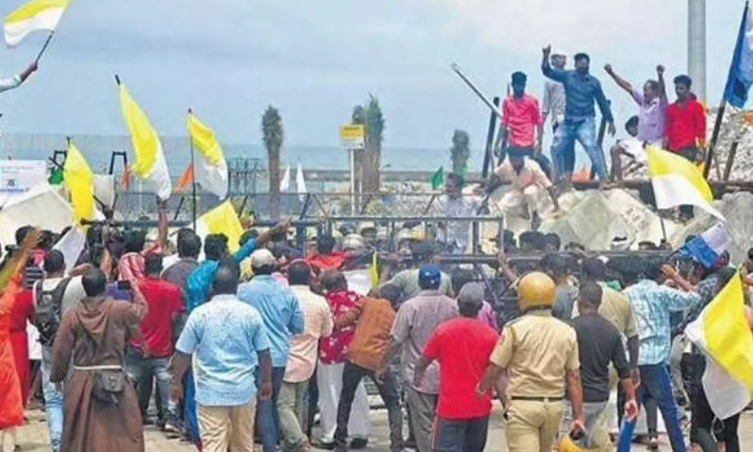 വിഴിഞ്ഞം സംഘർഷം; ആർച്ച് ബിഷപ്പ് ഡോ.തോമസ് ജെ നെറ്റോ ഒന്നാം പ്രതി