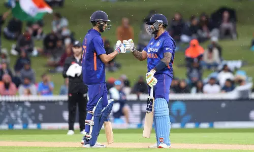 ഗിൽ-സൂര്യ കൂട്ടുകെട്ട് തകർത്ത് മഴ; രണ്ടാം ഏകദിനം ഉപേക്ഷിച്ചു