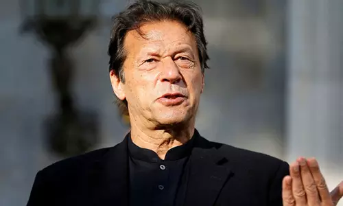 മരണഭയമില്ലാതെ ജീവിക്കാൻ കഴിയണം-വധശ്രമത്തിന് ശേഷം ഇമ്രാൻ ഖാൻ പൊതുവേദിയിൽ