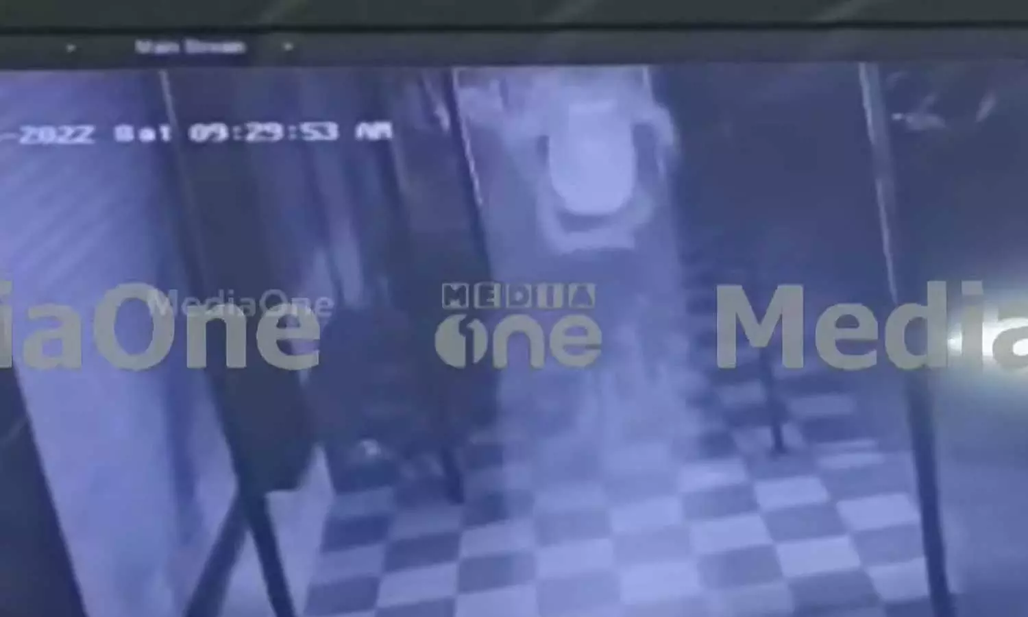 സ്റ്റേഷൻ ആക്രമണത്തിനുമുൻപ് സി.സി.ടി.വി കാമറകൾ നശിപ്പിച്ചു; 54 പൊലീസുകാർക്ക് പരിക്കേറ്റു