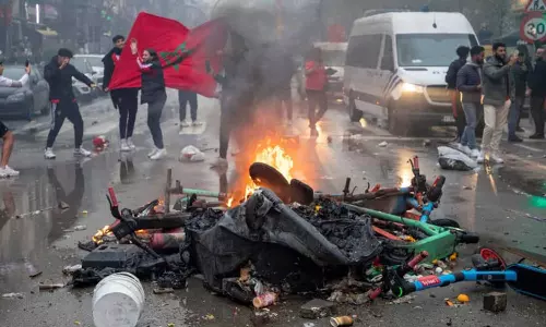 മൊറോക്കോയോട് ഞെട്ടിക്കുന്ന തോൽവി; ബ്രസൽസിൽ അഴിഞ്ഞാടി ബെൽജിയം ആരാധകർ-കലാപം മൊറോക്കോയോട് ഞെട്ടിക്കുന്ന തോൽവി; ബ്രസൽസിൽ അഴിഞ്ഞാടി ബെൽജിയം ആരാധകർ-കലാപം