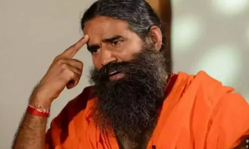 പ്രതിഷേധം കനത്തു; സ്ത്രീ വിരുദ്ധ പരാമർശത്തിൽ മാപ്പ് പറഞ്ഞ് ബാബ രാംദേവ്