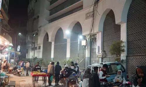 ഡല്ഹി നിസാമുദ്ദീന് മര്ക്കസിന്റെ താക്കോല് കൈമാറണം; നിയന്ത്രണം തുടരണമെന്ന പൊലീസ് ആവശ്യം കോടതി തള്ളി ഡല്ഹി നിസാമുദ്ദീന് മര്ക്കസിന്റെ താക്കോല് കൈമാറണം; നിയന്ത്രണം തുടരണമെന്ന പൊലീസ് ആവശ്യം കോടതി തള്ളി