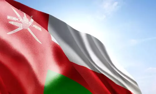 ഒമാന്റെ 52 ആം ദേശീയ ദിനം വർണാഭമായ ചടങ്ങുകളോടെ സുർ ഇന്ത്യന്‍ സ്കൂള്‍ ആഘോഷിച്ചു