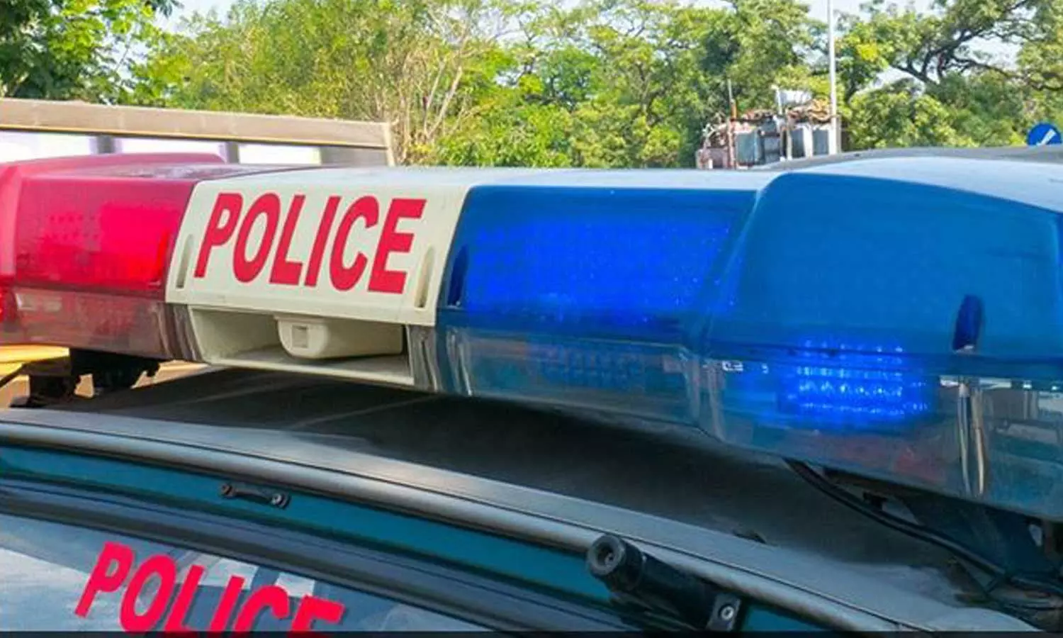 16 കാരിയെ കൂട്ടബലാത്സംഗം ചെയ്തു, ദൃശ്യങ്ങൾ വാട്സ്ആപ്പിൽ പങ്കുവെച്ചു; സഹപാഠികളായ 5 പേര് അറസ്റ്റിൽ 16 കാരിയെ കൂട്ടബലാത്സംഗം ചെയ്തു, ദൃശ്യങ്ങൾ വാട്സ്ആപ്പിൽ പങ്കുവെച്ചു; സഹപാഠികളായ 5 പേര് അറസ്റ്റിൽ