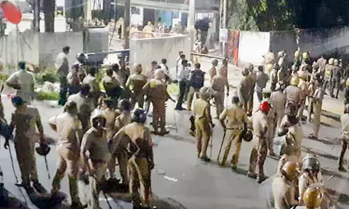 വിഴിഞ്ഞത്ത് കൂടുതൽ പൊലീസിനെ വിന്യസിക്കും വിഴിഞ്ഞത്ത് കൂടുതൽ പൊലീസിനെ വിന്യസിക്കും