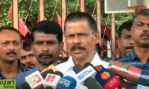 ലോകത്ത് ഇന്നുവരെ ഇങ്ങനെ സംയമനം പാലിക്കുന്ന പൊലീസുണ്ടോ?; വിഴിഞ്ഞത്തെ പൊലീസുകാരെ പുകഴ്ത്തി എം.വി ഗോവിന്ദൻ