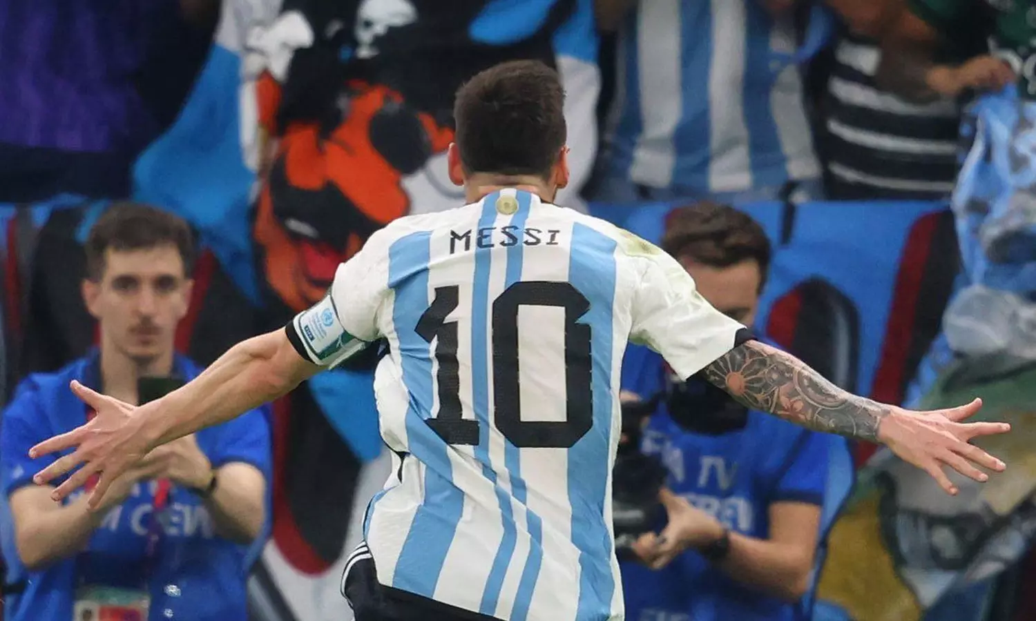 മെക്സിക്കോയ്ക്കെതിരെ ഗോള് നേടിയ മെസ്സിയുടെ ആഹ്ളാദം മെക്സിക്കോയ്ക്കെതിരെ ഗോള് നേടിയ മെസ്സിയുടെ ആഹ്ളാദം