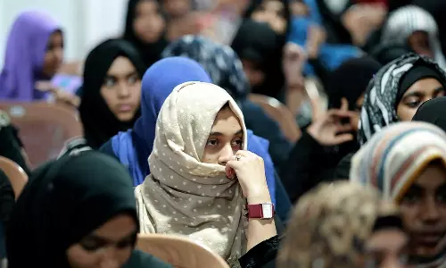 ഹിജാബ് അനുമതിയുള്ള സ്‌കൂളുകളും കോളജുകളും ആരംഭിക്കാൻ കർണാടക വഖഫ് ബോർഡ്
