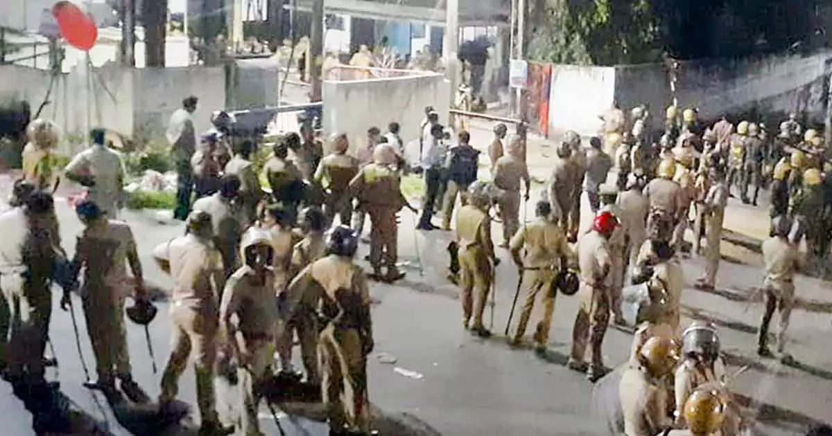 വിഴിഞ്ഞം പൊലീസ് സ്റ്റേഷന് ആക്രമണം: പൊലീസ് അറസ്റ്റ് നടപടികളിലേക്ക് വിഴിഞ്ഞം പൊലീസ് സ്റ്റേഷന് ആക്രമണം: പൊലീസ് അറസ്റ്റ് നടപടികളിലേക്ക്