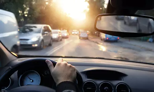 അപകടകരമായ രീതിയിൽ വാഹനമോടിച്ച   പ്രതിക്ക് തടവും നാടുകടത്തലും